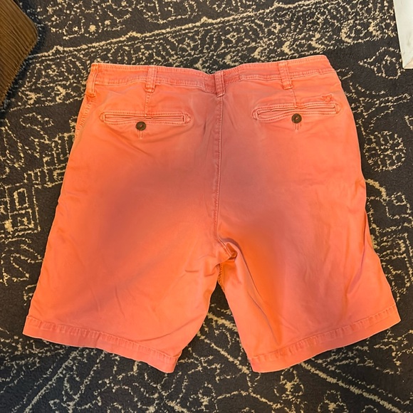 American Eagle Nantucket Red shorts - Picture 2 of 2